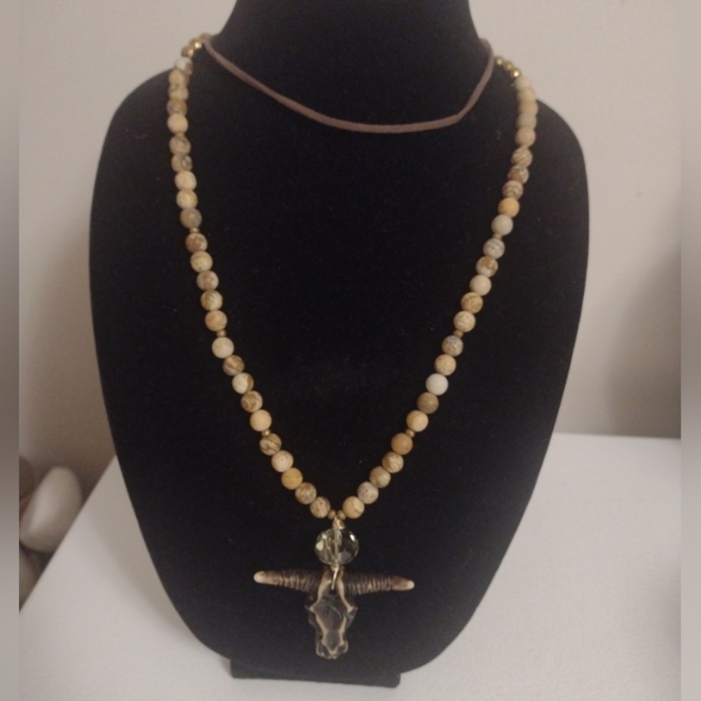 BPD Betsy Pittard Designs Carved Steer Jasper Stone & Glass Necklace Leather